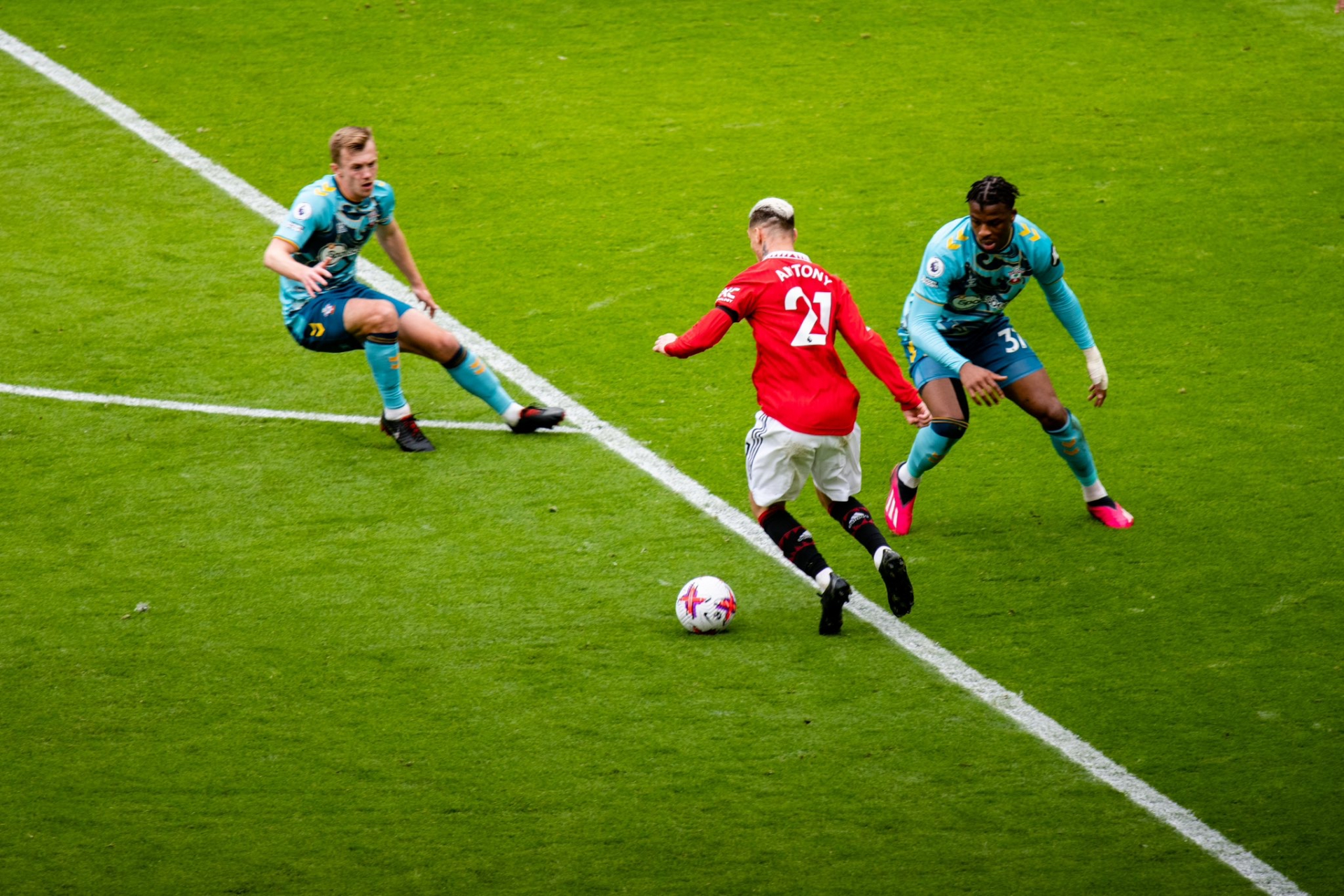 波兰险胜克罗地亚，卡塞米罗点燃赛场