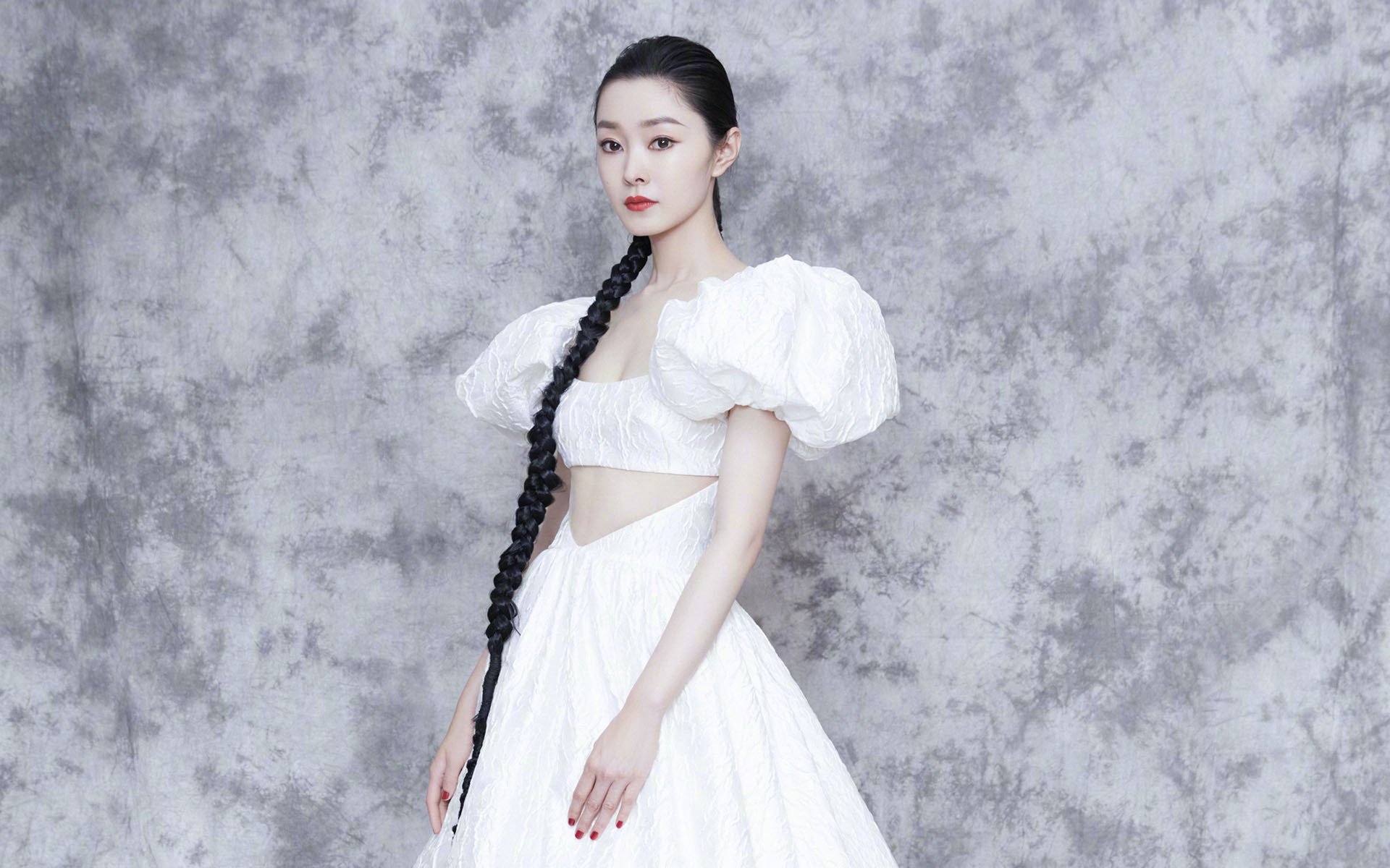 破局与稳守,拜仁的希腊利刃与富安健洋的不屈磐石